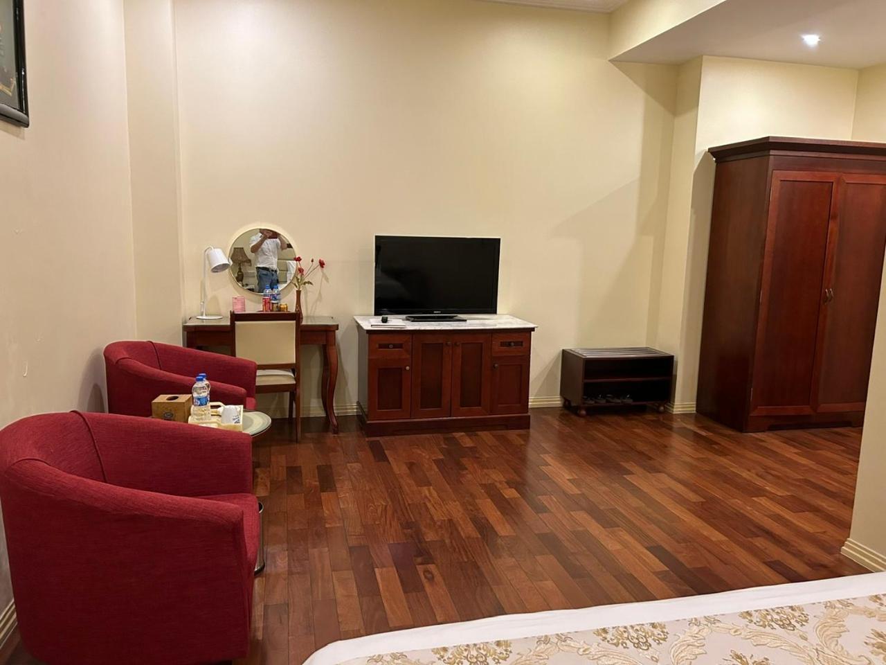 Khach San Sa Chi - Mong Cai Hotel Екстериор снимка